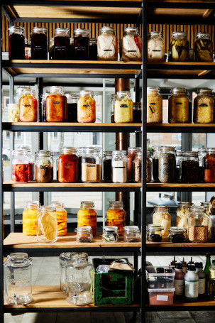 Patentlågsglas er en klassiker til fermentering af f.eks. grønt. Foto: Jonas Drotner Mouritsen Patentlågsglas er en klassiker til fermentering af f.eks. grønt. Foto: Jonas Drotner Mouritsen
